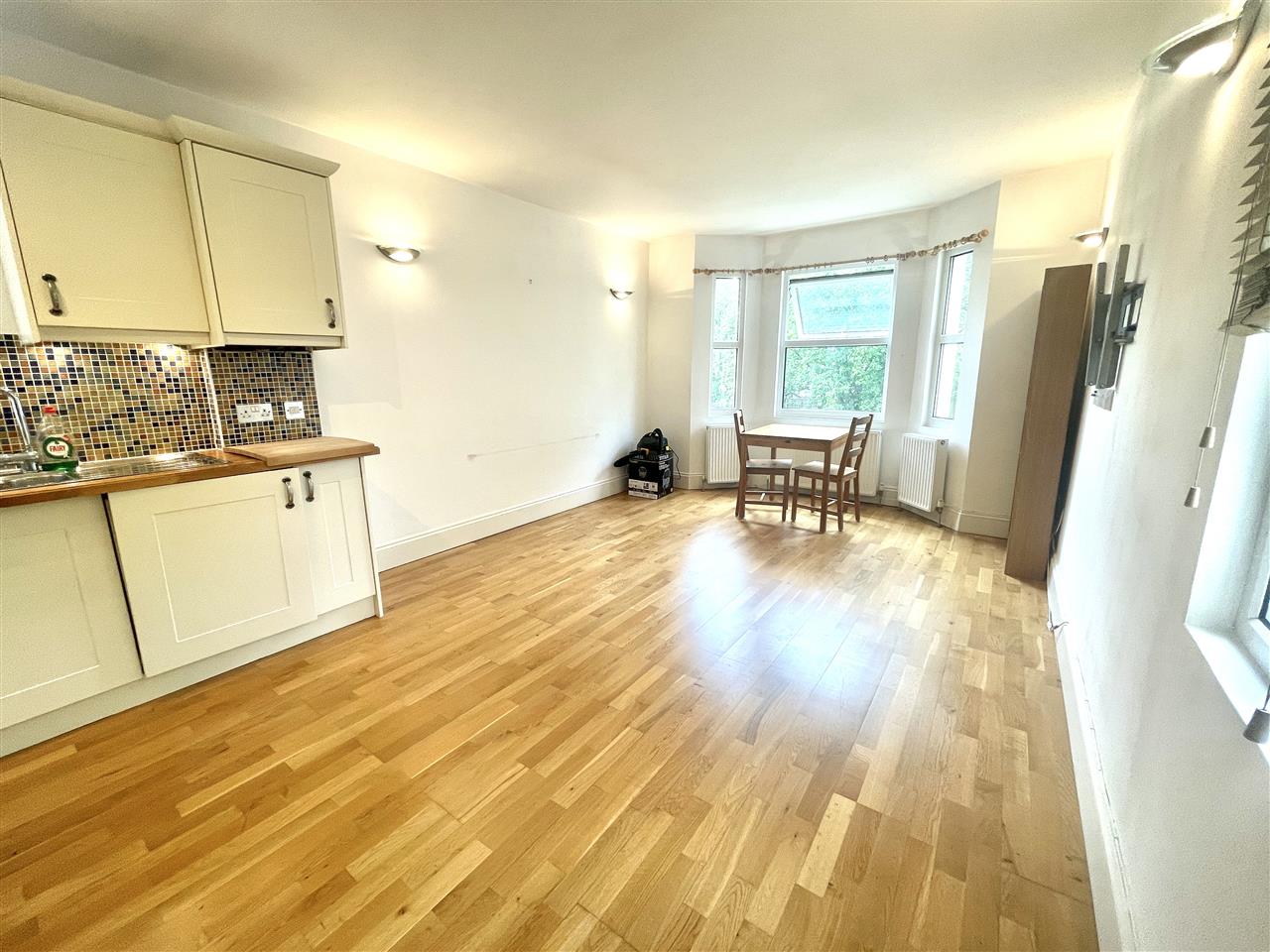 Flat Bessborough Road in Greater London
