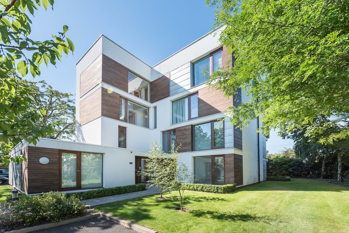 Flat Rivermead Close in Greater London