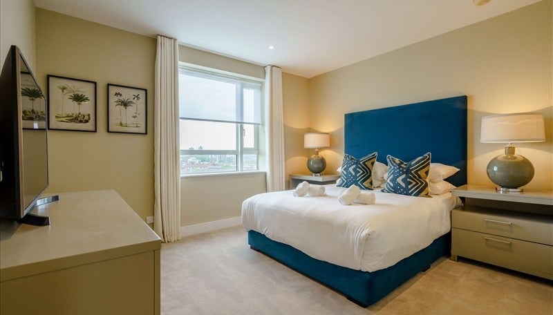 Flat Westferry Circus in Greater London
