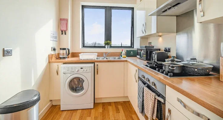 Flat Alençon Link in Basingstoke and Deane
