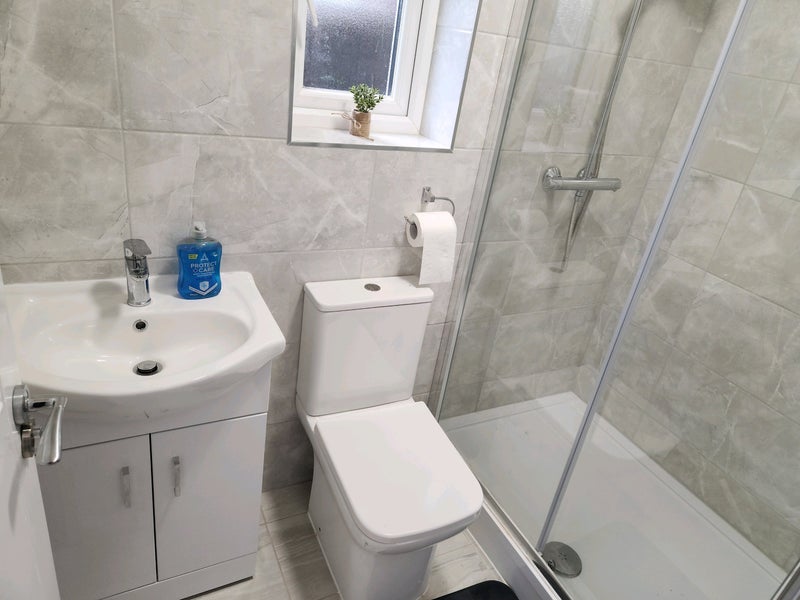 Flat Pasteur Gardens in Greater London