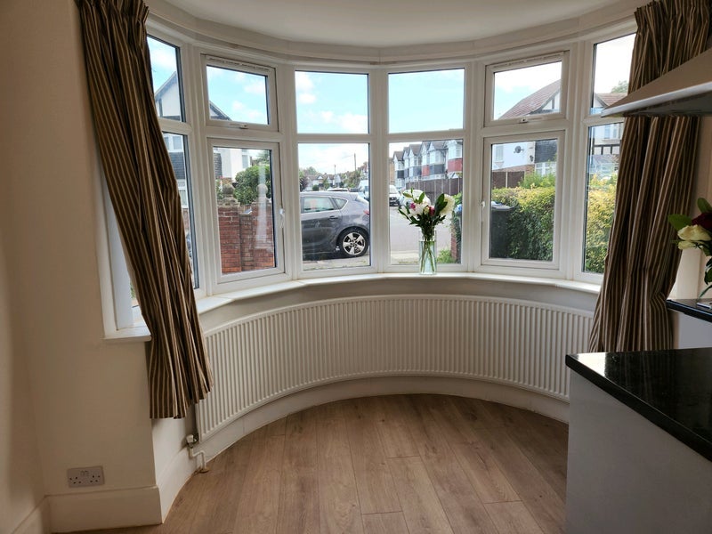Flat Pasteur Gardens in Greater London