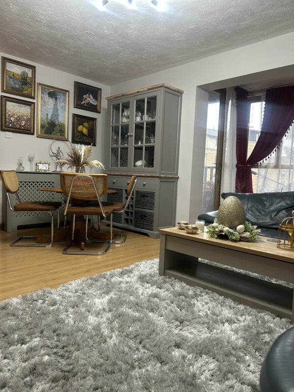 Flat Lancaster Drive in Greater London