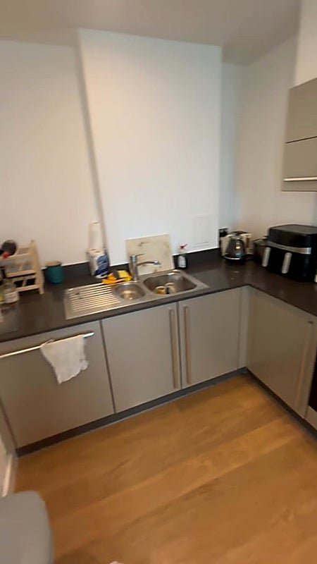 Room Ross Way in Greater London