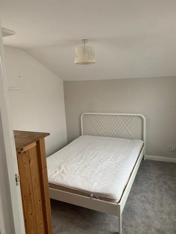 Flat Saint Lukes Road in Maidenhead