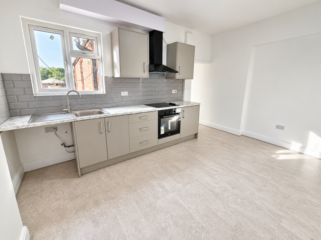 Flat Knighton Fields Road West in Leicester