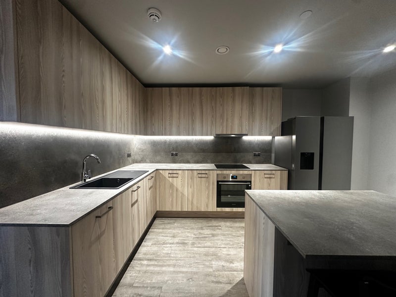 Flat Weaver Walk in Greater London
