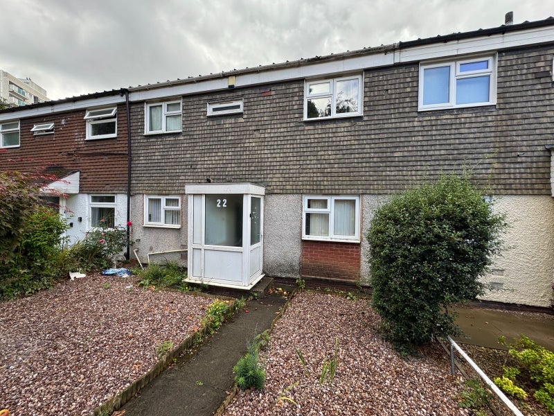 Room Metchley Drive in Birmingham