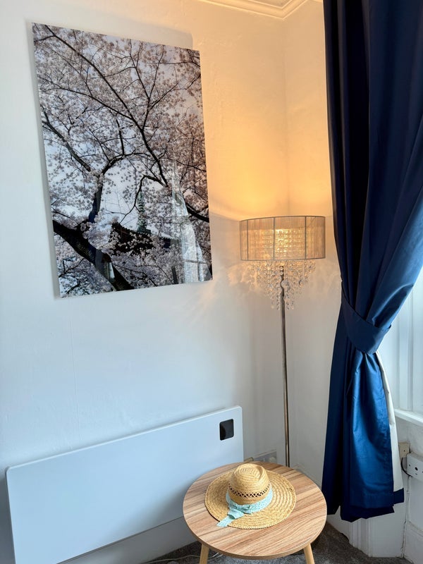 Room St George's Square in City of Westminster