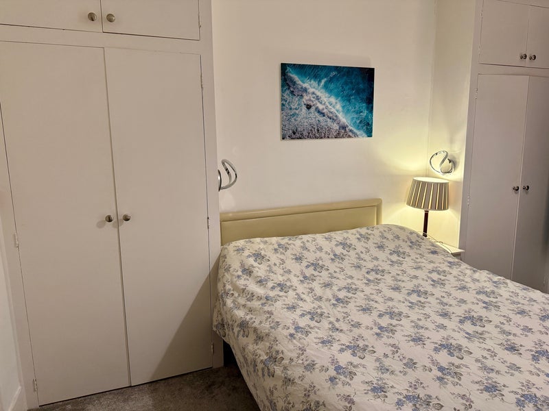 Room St George's Square in City of Westminster