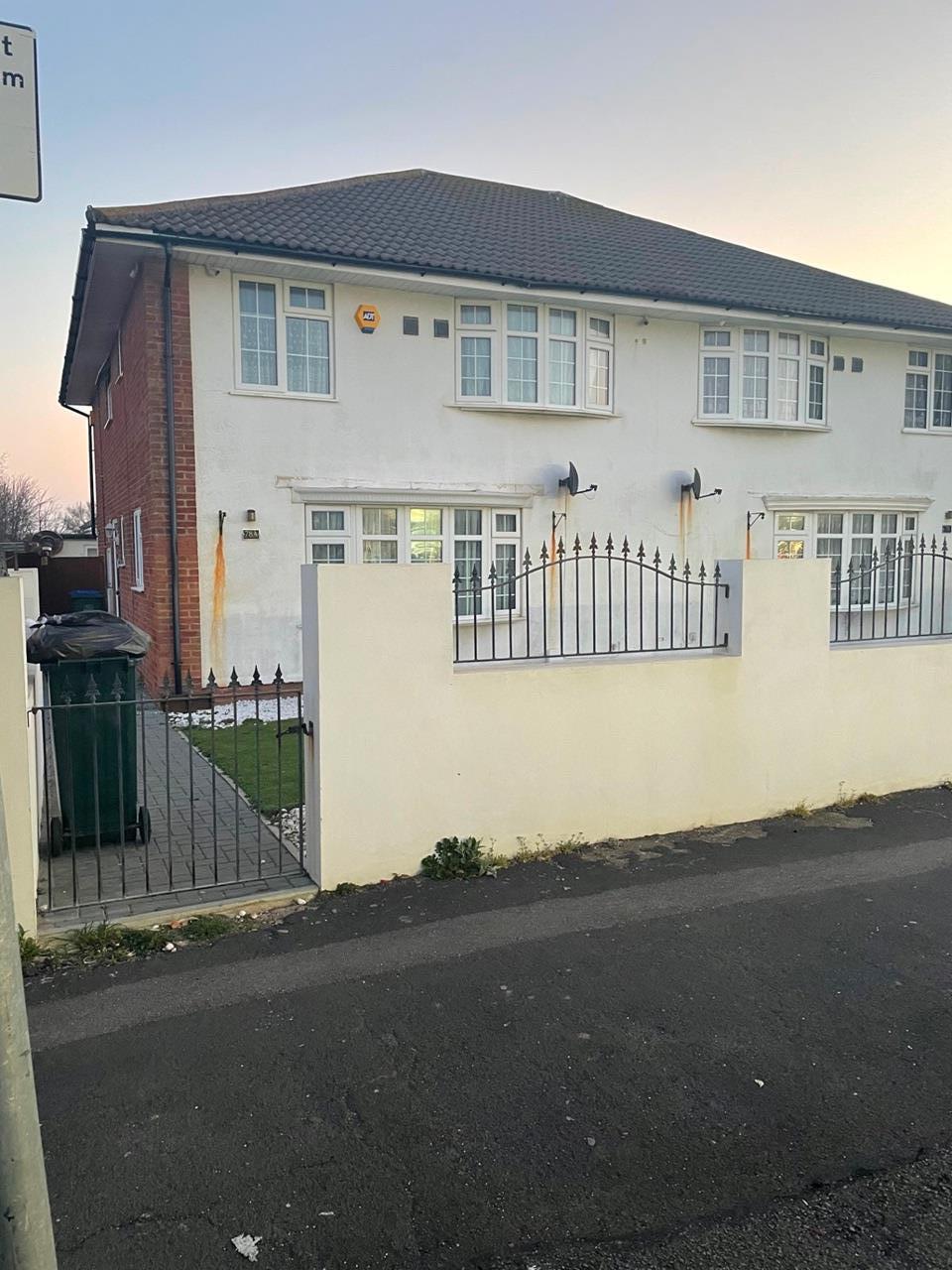 Room South Coast Road in Peacehaven