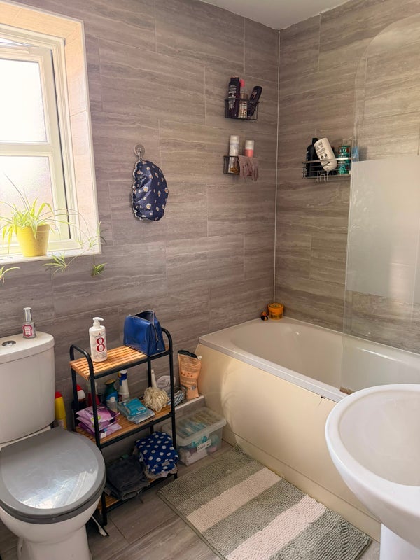 Room Joseph Hardcastle Close in Greater London
