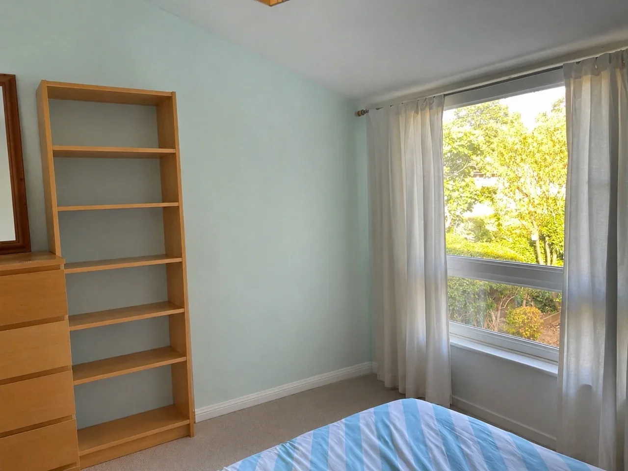 Room Rangers Square in Greater London