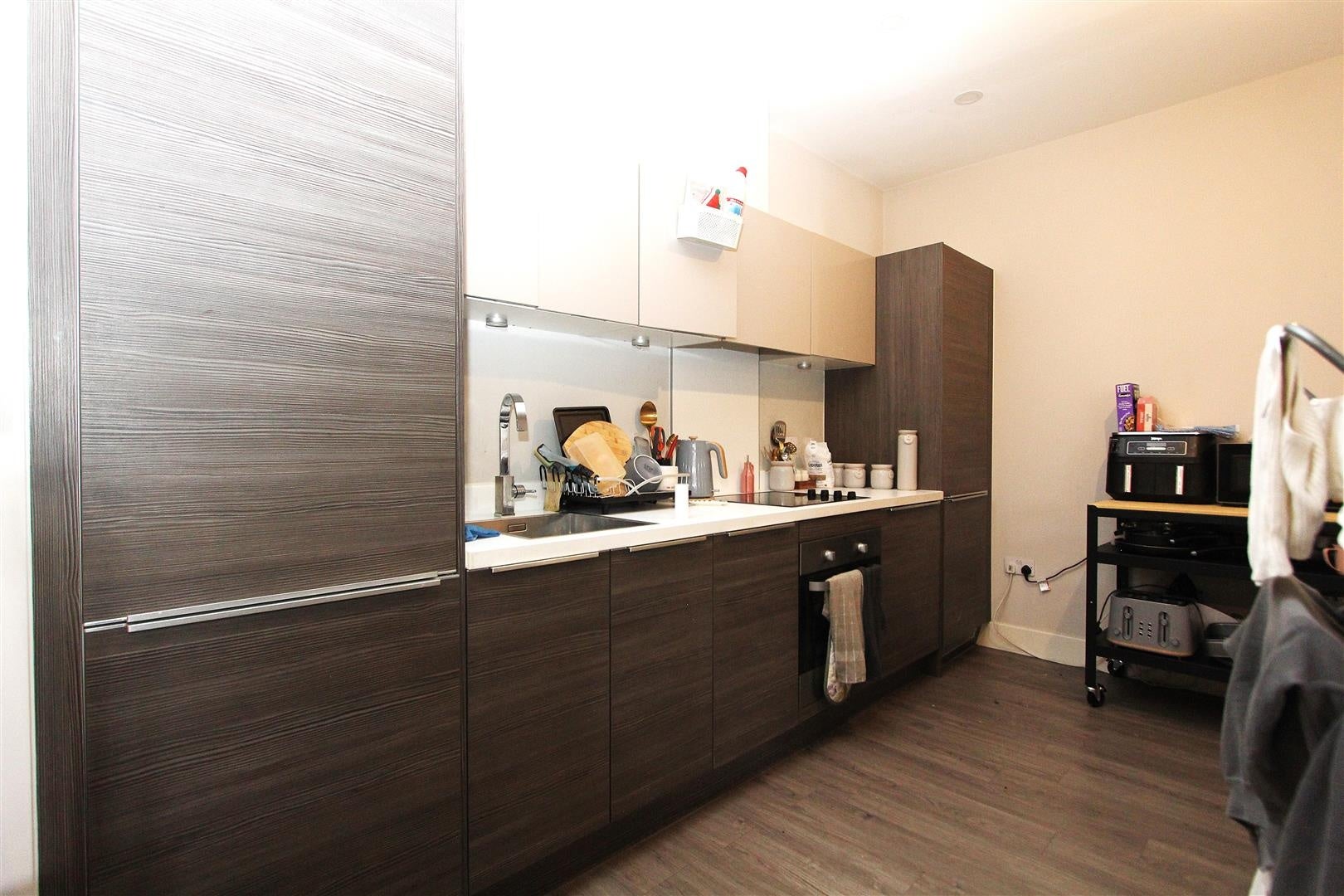 Flat Dawsons Square in Leeds