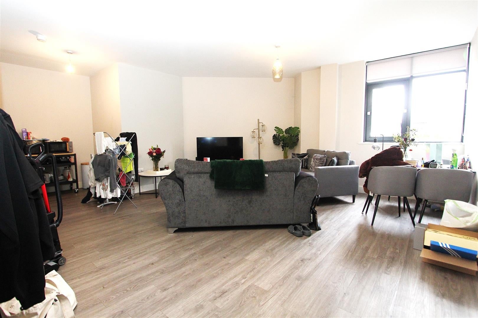Flat Dawsons Square in Leeds