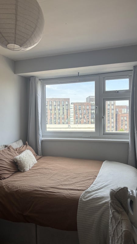 Room Solebay Street in Greater London