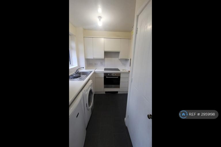 Flat Corfe Place in Maidenhead