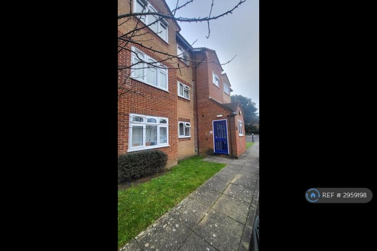 Flat Corfe Place in Maidenhead