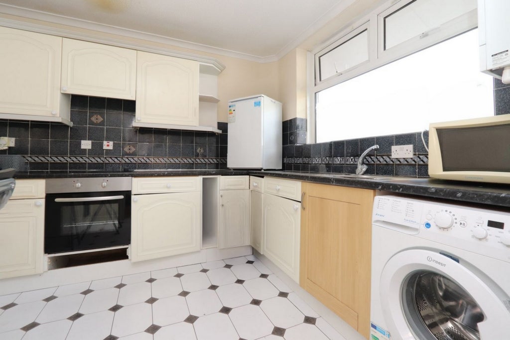 Room Globe Road in Greater London