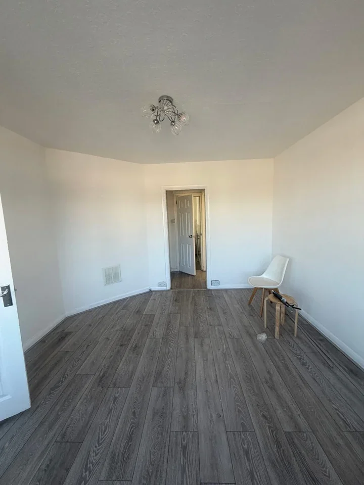 Flat Glenloch Road in Greater London