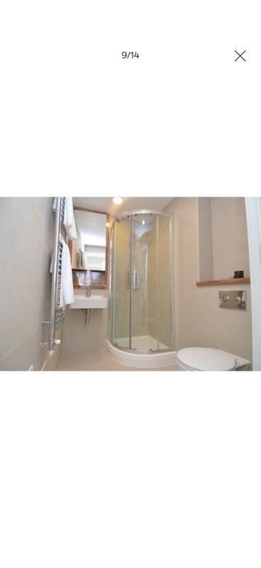Room Market Road in Greater London