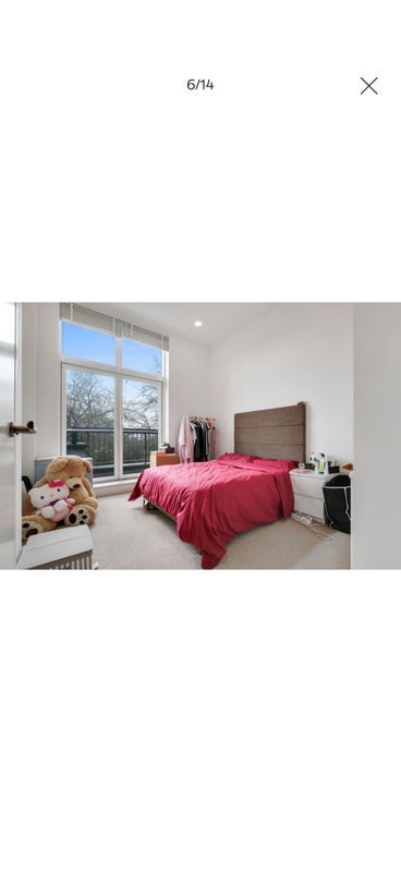 Room Market Road in Greater London