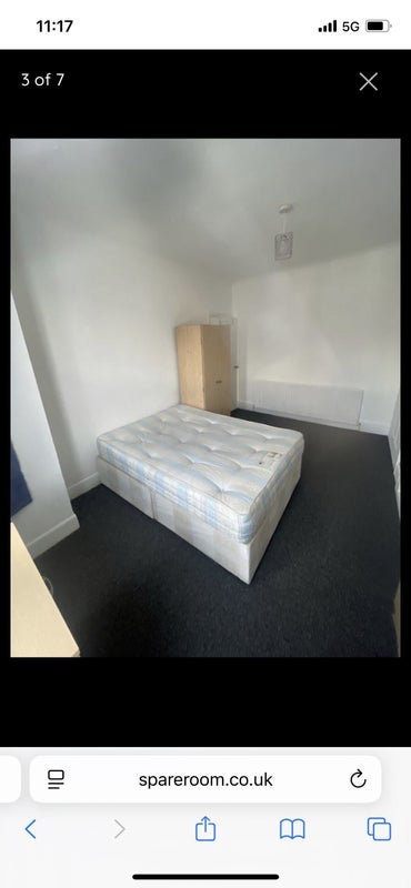 Room Ladysmith Avenue in Greater London