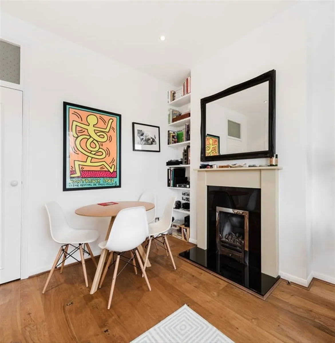 Flat Goodwin Road in Greater London