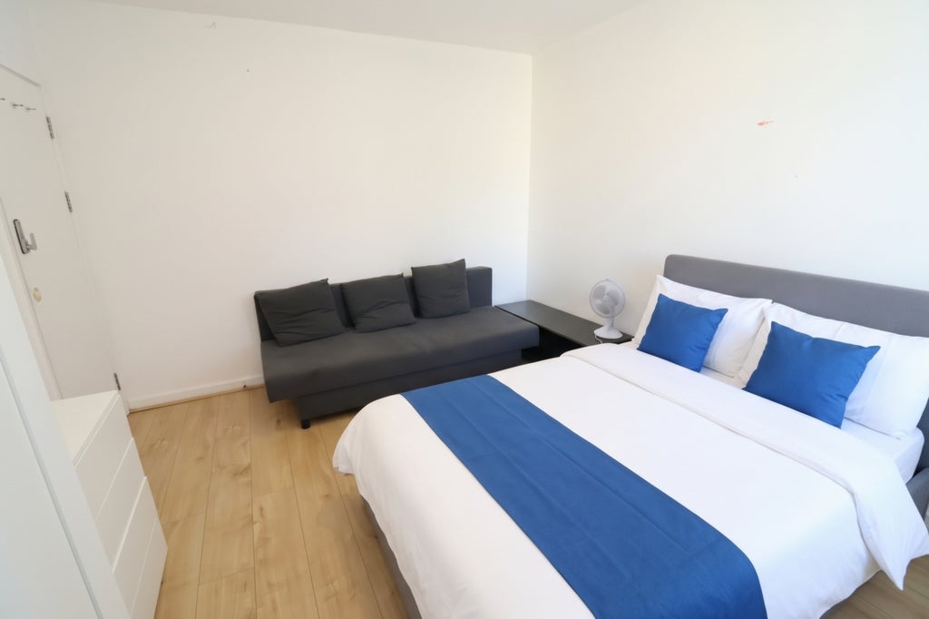 Room Globe Road in Greater London