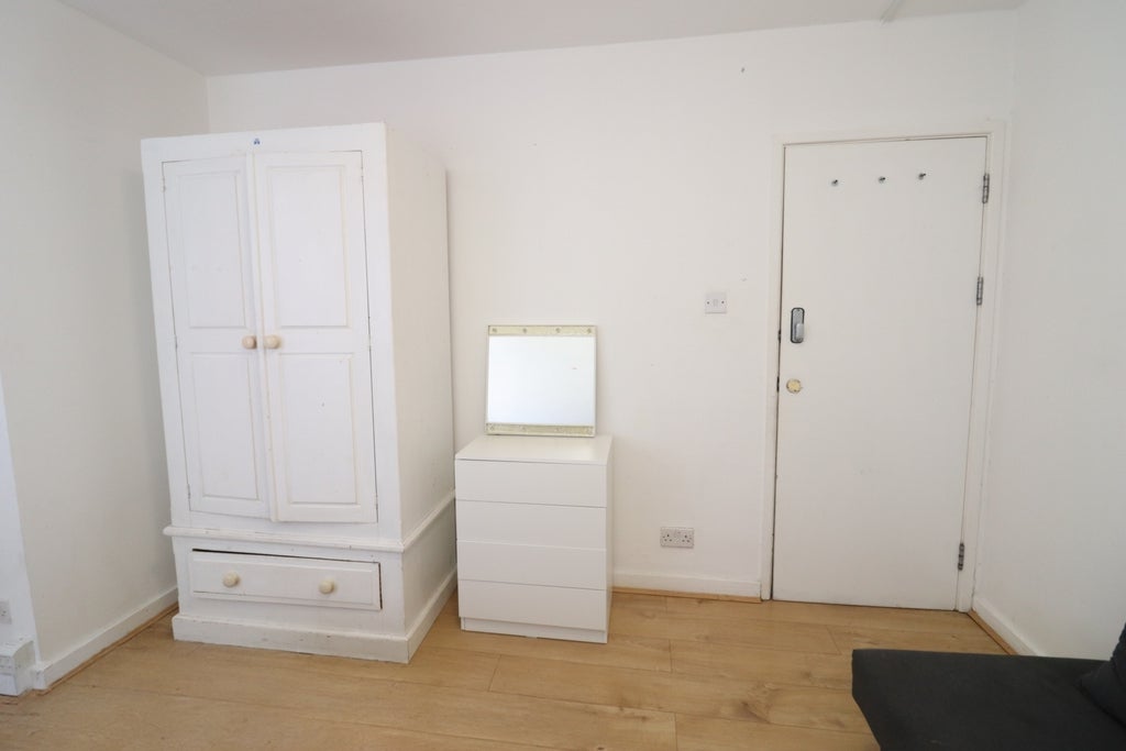 Room Globe Road in Greater London