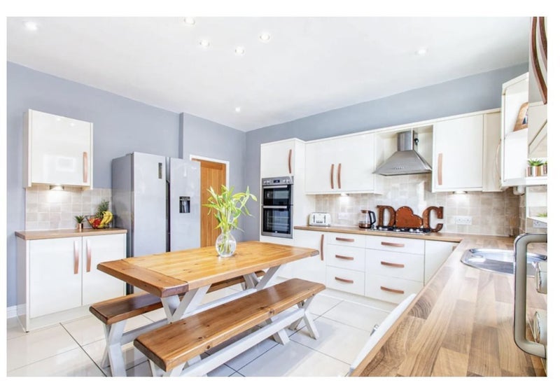 Room Crawshaw Close in Leeds