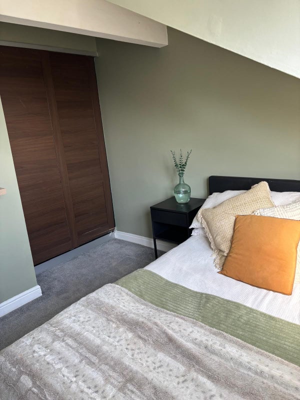 Room Crawshaw Close in Leeds