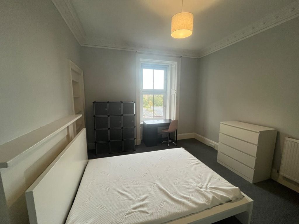 Flat Paradise Road in Dundee