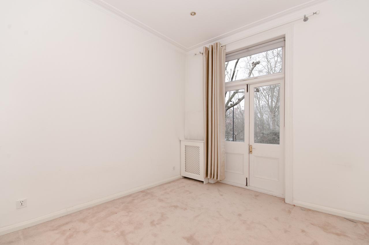 Flat Grantully Road in City of Westminster