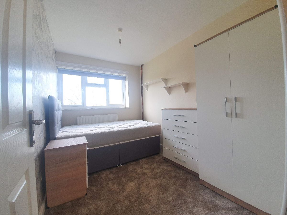 Room Whernside Way in Duston