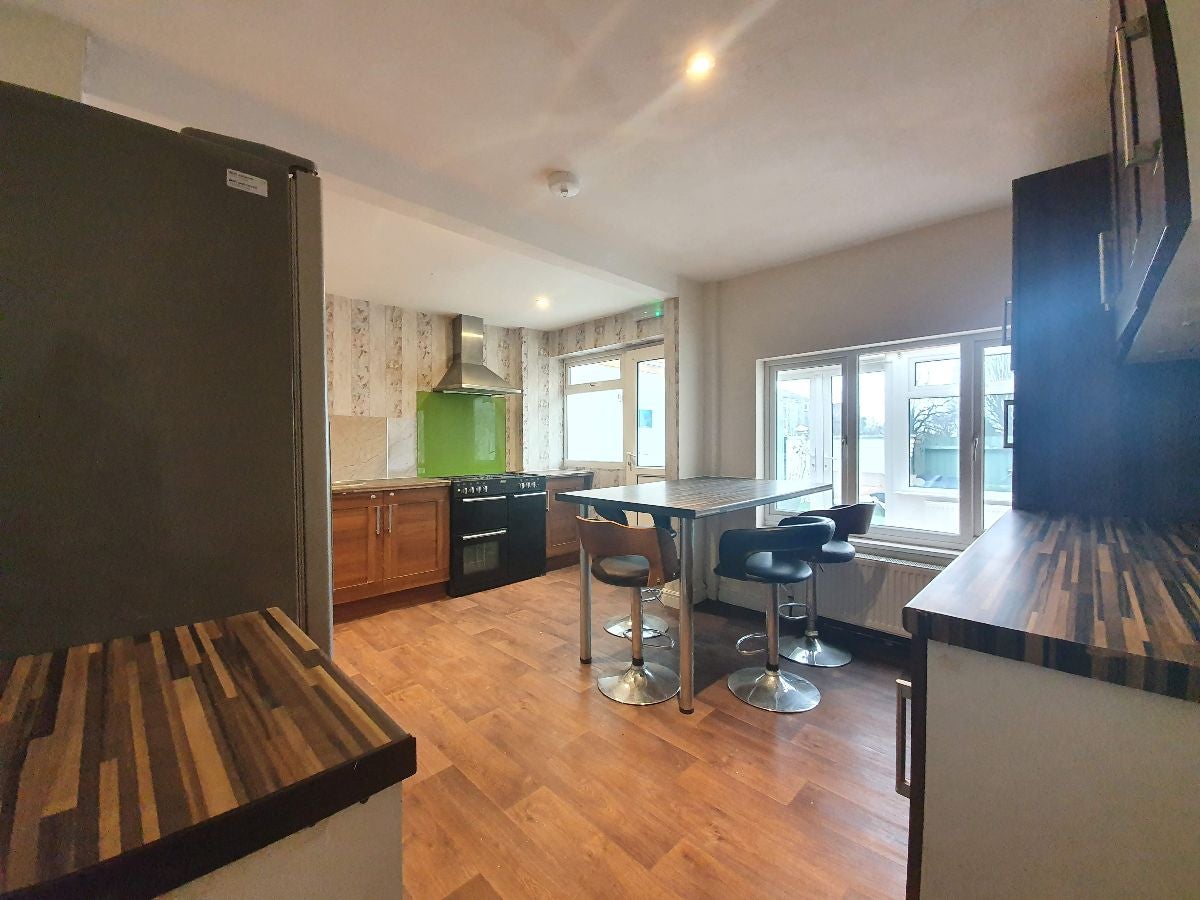 Room Whernside Way in Duston