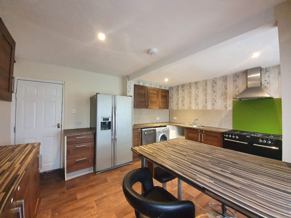 Room Whernside Way in Duston