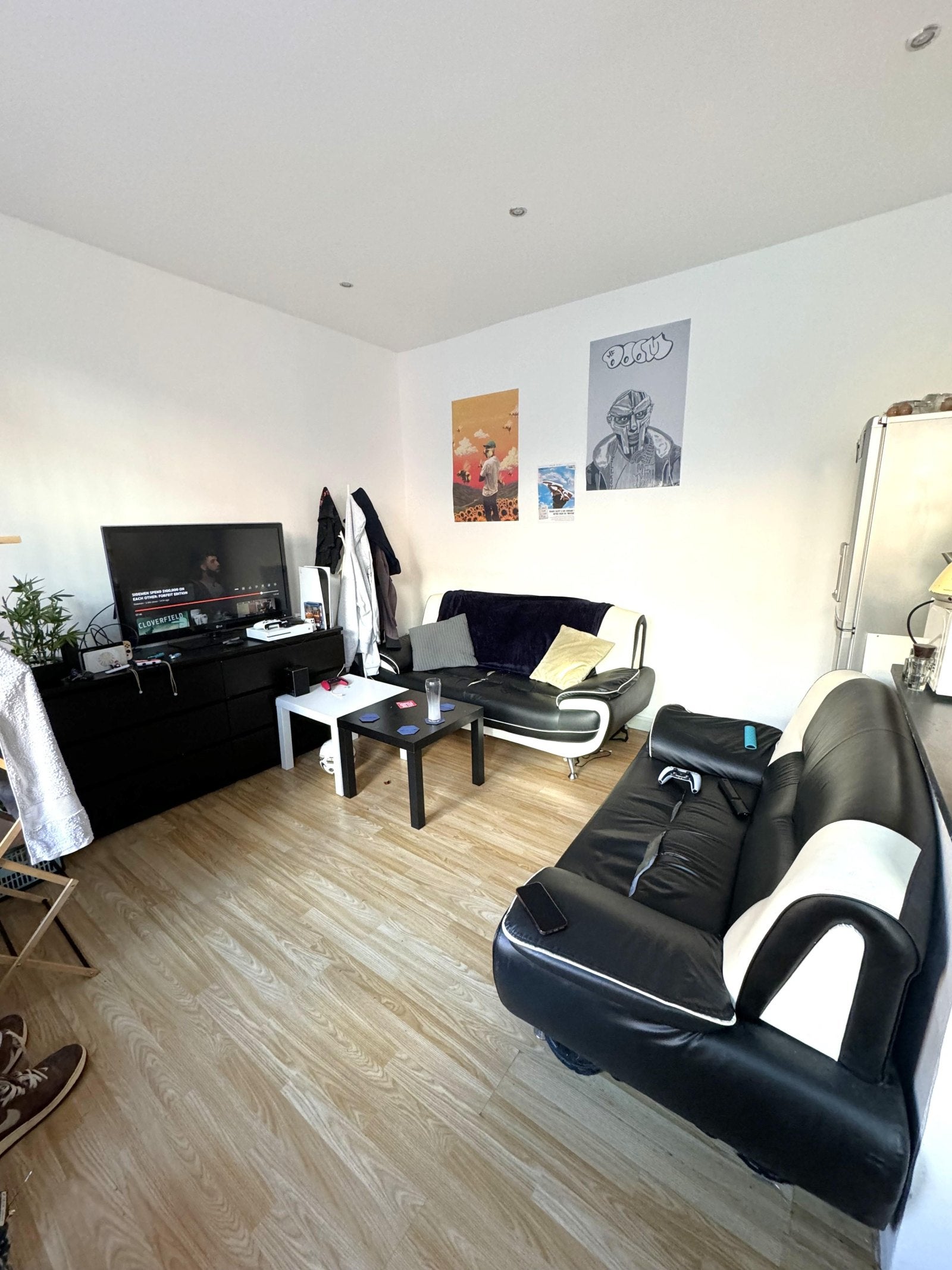 Flat Kelsall Grove in Leeds