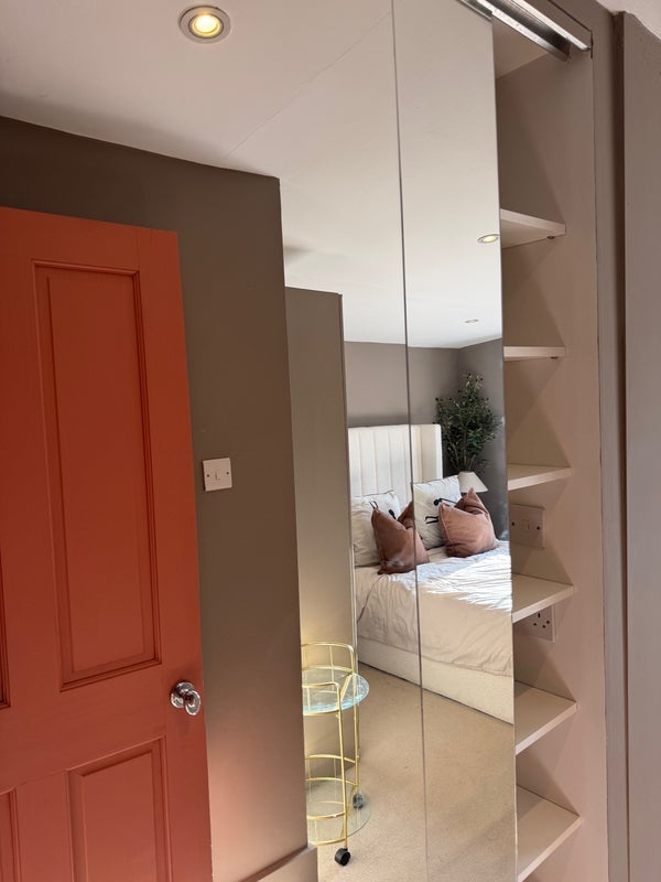 Room Latchmere Road in Greater London