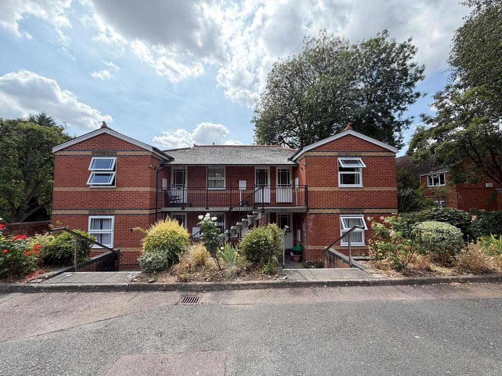 Flat Bodenham Road in Hereford