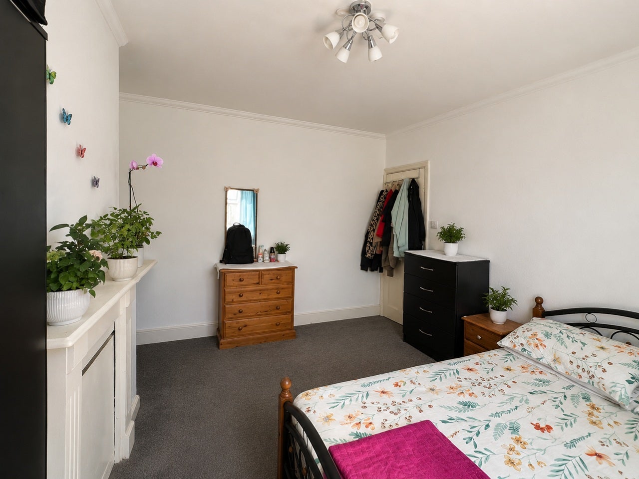 House Fawn Road in Greater London