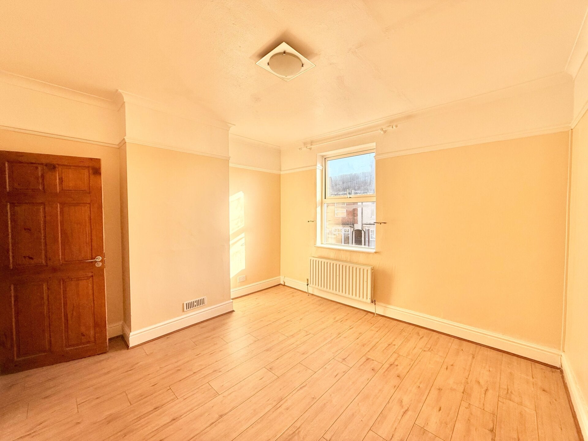 House Sandown Road in Rugby