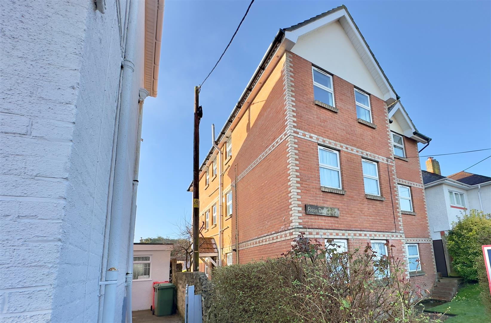 Flat Tennyson Road in Easton