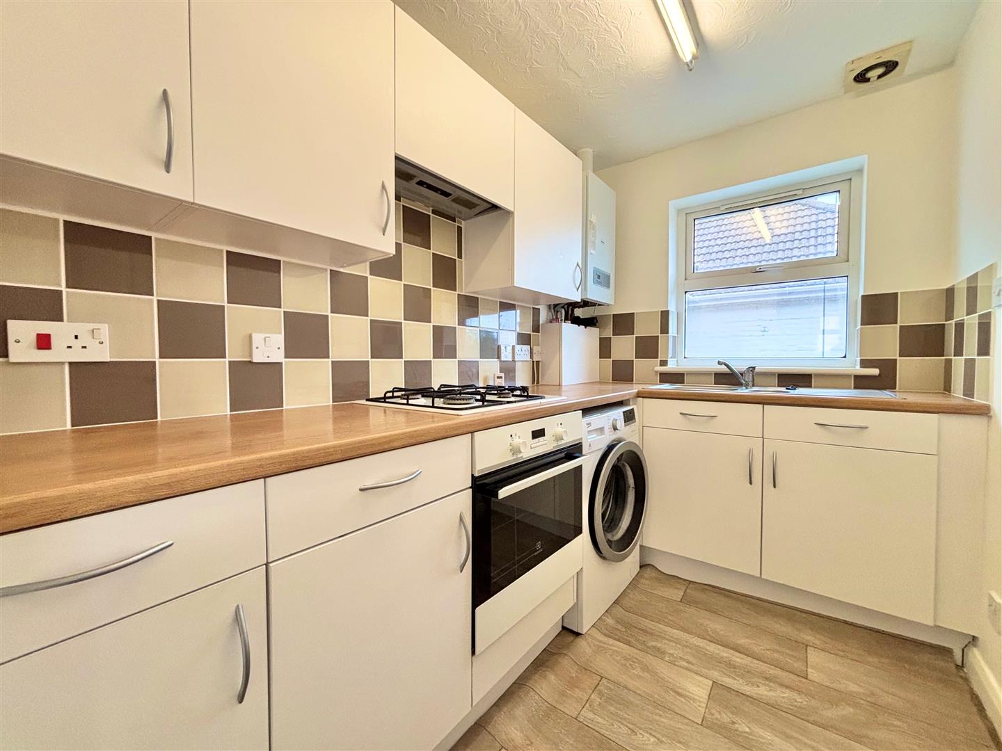 Flat Tennyson Road in Easton