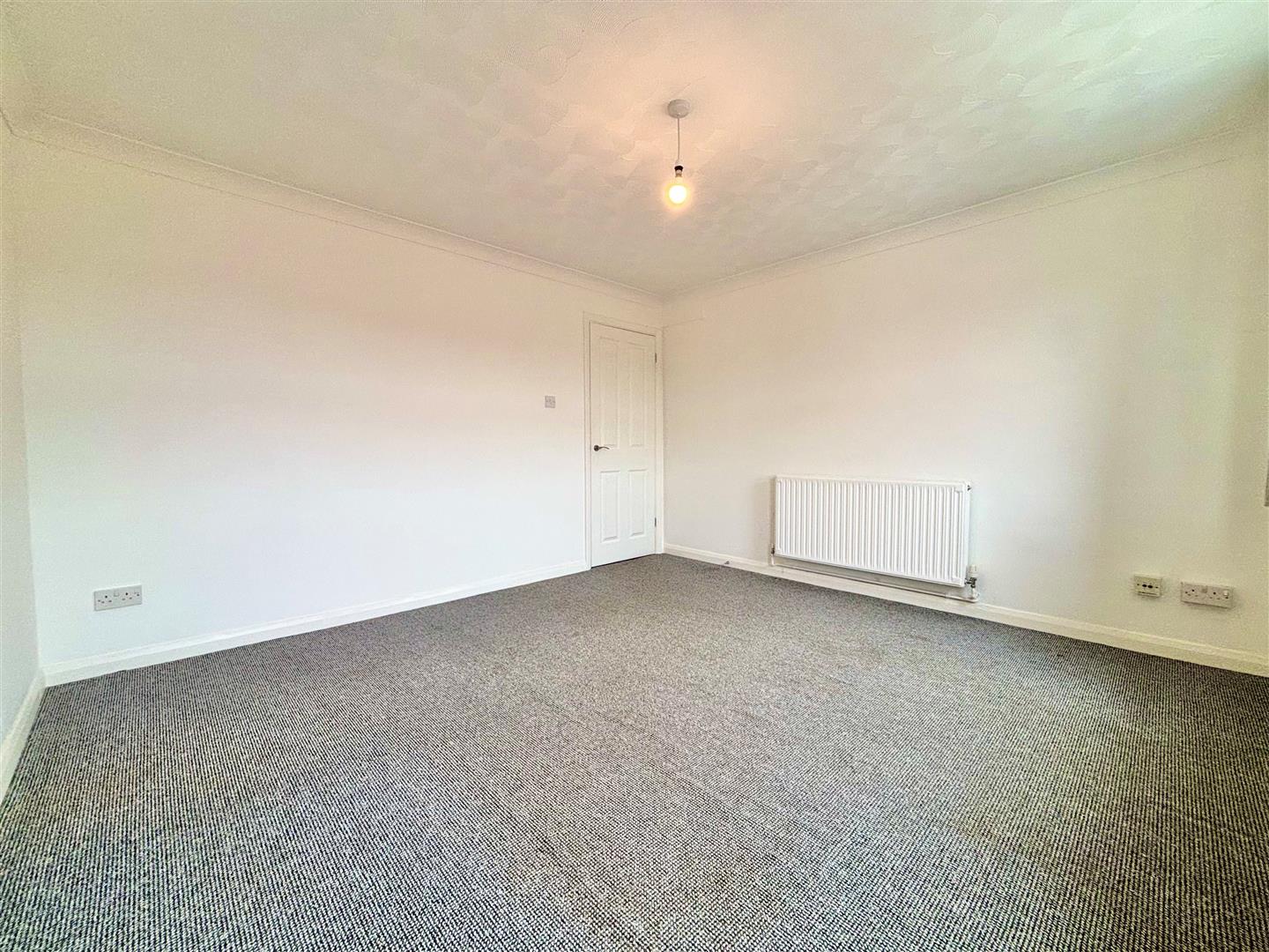 Flat Tennyson Road in Easton