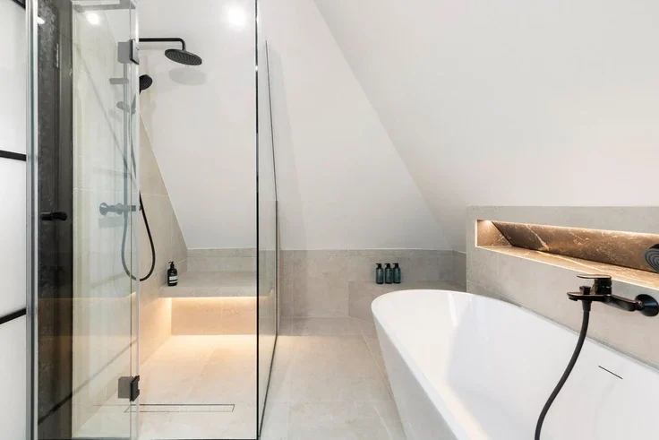 Flat The Ridgeway in Greater London