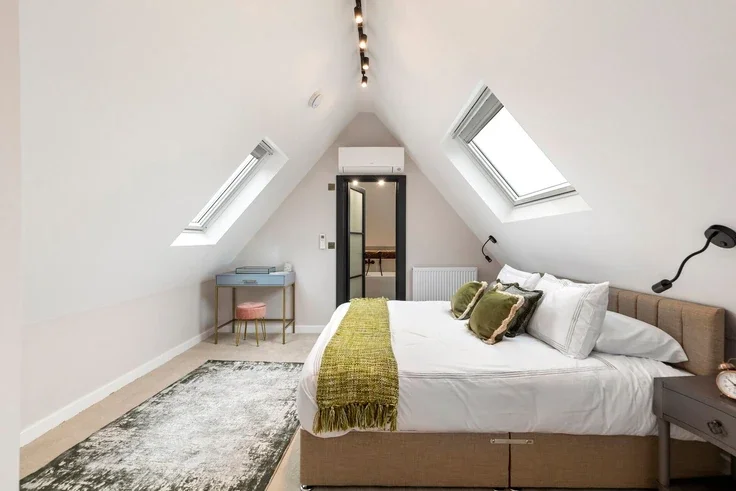Flat The Ridgeway in Greater London