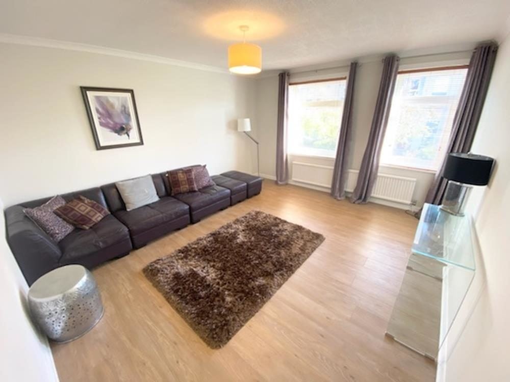 Flat Claremont Gardens in Leeds