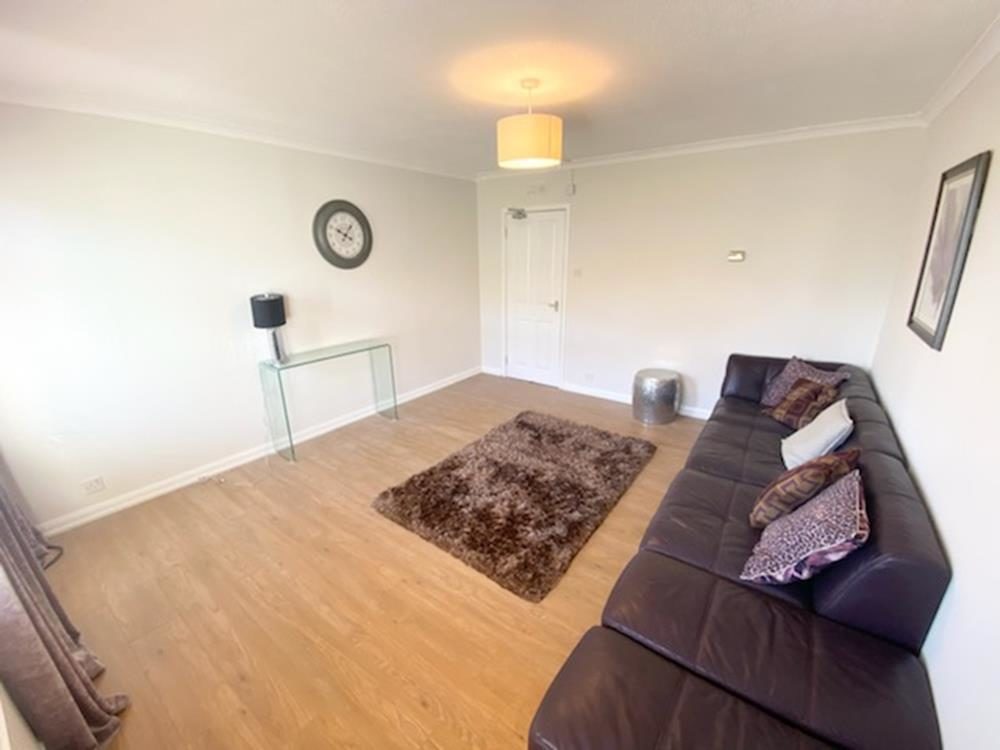 Flat Claremont Gardens in Leeds
