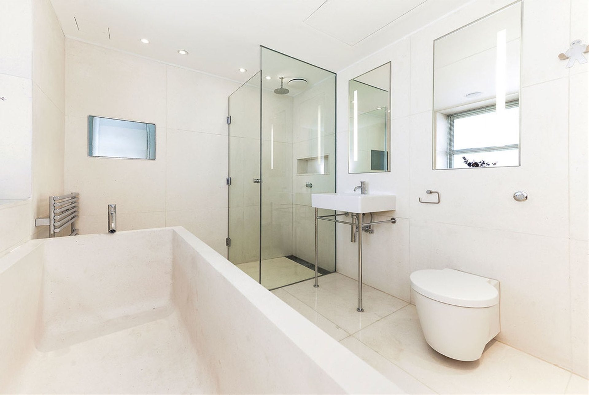 Flat Boydell Court in Greater London